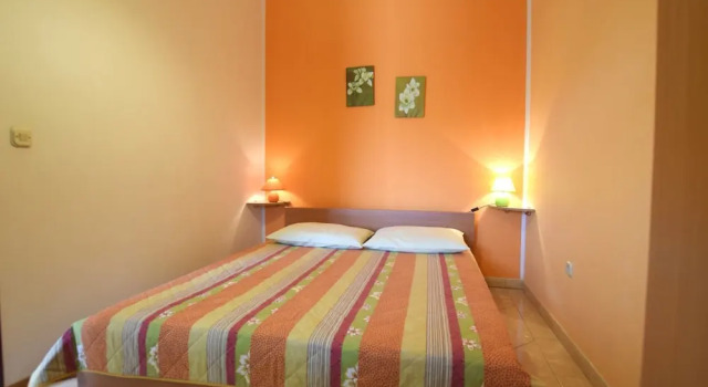 Comfortable Apartment ina Quiet Location, With a Shared Swimming Pool, Near Pula