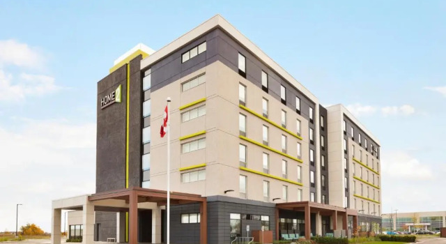 Четырёхместная студия Home2 Suites by Hilton Milton Ontario