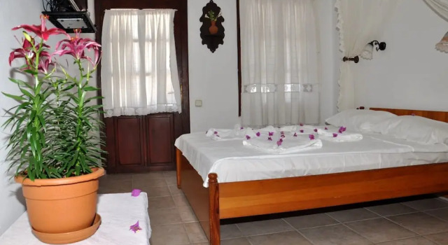 Трёхместный номер Standard Gloria Tibi Jarra Hotel
