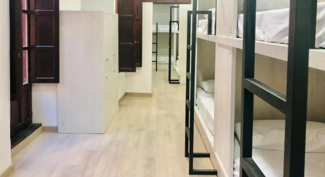 Кровать в общем номере Quartier Leon Hostel Jabalquinto
