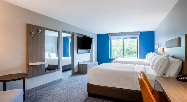 Holiday Inn Express & Suites Bradenton East-Lakewood Ranch by IHG