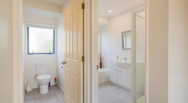 Sunlight Bach - Whitianga Holiday Home, Rezerwuj Hotel Hotele w Auckland Region z parkingiem, Parking