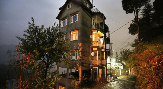 OYO 10861 Home Cozy 2BHK New Shimla