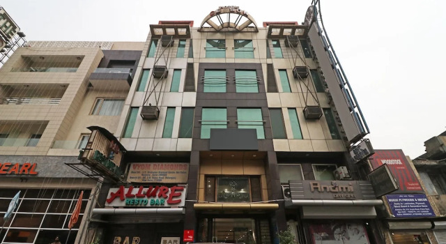 OYO 10848 Hotel Geeson, Забронировать Отель Отели Нью-Дели с завтраком, Завтраки