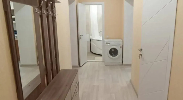 Apartments on Klara Tsetkin street 61 building 6, Prenota Appartamento Tjumen' 