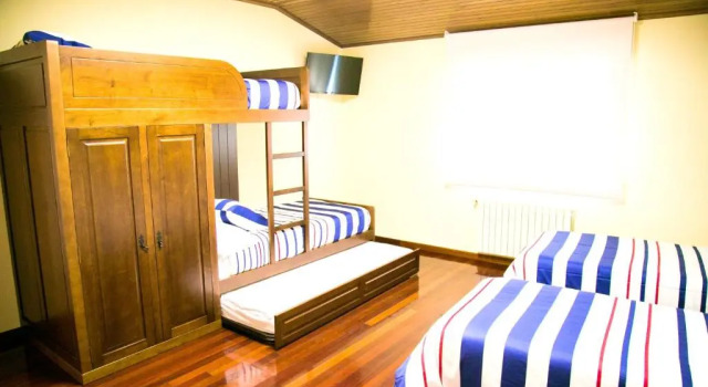 House with 4 bedrooms in Cuntis with wonderful mountain view private pool enclosed garden 18 km from the beach, Prenota Hotel  