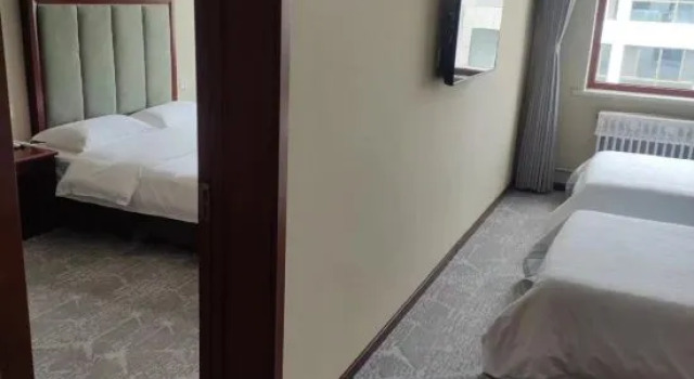 Трёхместный люкс Zalut Banner Hotel No.2 (Hanshan Street)