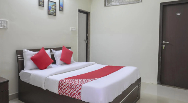 OYO 74873 Shyam Vatika Banquet And Rooms, Rezerwuj Hotel Surat Gujarat