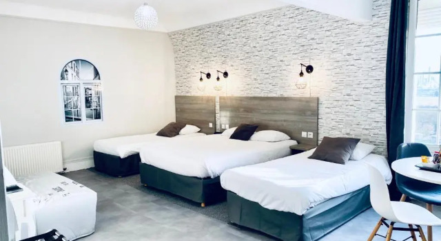 Четырёхместный семейный номер Standard Sure Hotel by Best Western Port Jérome - Le Havre
