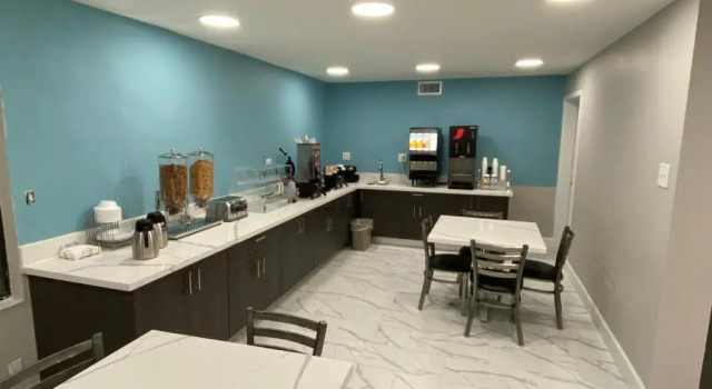 Четырёхместный номер Standard Days Inn by Wyndham Waco University Area