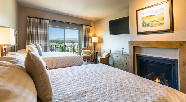 Четырёхместный номер Standard The Lodge at Columbia Point