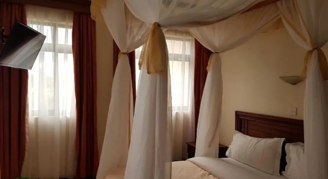 Maxoil Hotel, Varaa Hotelli Hotellit Laikipia pysäköinnillä, Pysäköinti