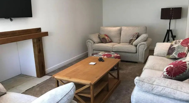 Unique house on riverside - castle views - Barnard Castle, Забронировать Отель Отели Дарем с парковкой, Парковка
