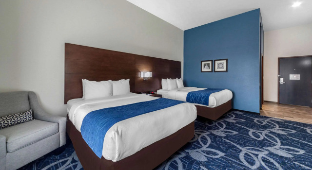 Четырёхместный номер Standard Comfort Inn & Suites Oklahoma City South I-35