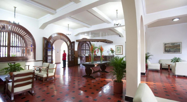 Hotel Guadalajara, Забронировать Отель Отели в центре Буга, в центре, Парковка, Завтраки