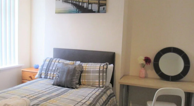 Spacious Apartment Heaton