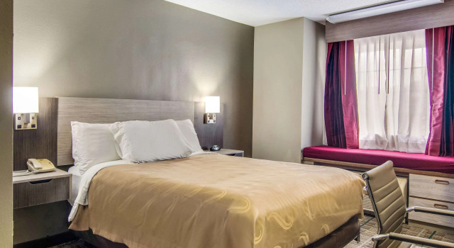 Двухместный номер Standard Quality Inn & Suites Grove City-Outlet Mall