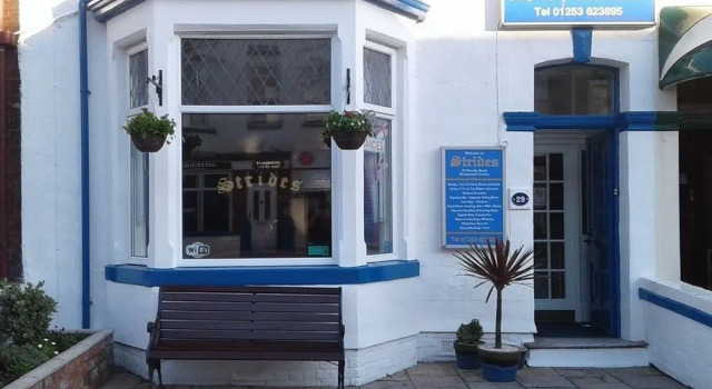 Strides Hotel, Забронировать Отель Блэкпул Ланкашир, рядом с Blackpool North Train Station