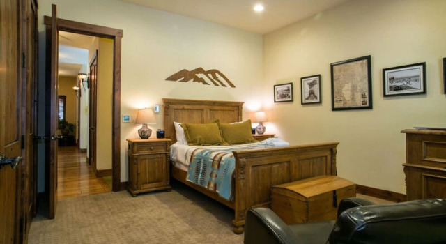 The Lodge at Gray's Crossing by Tahoe Mountain Properties