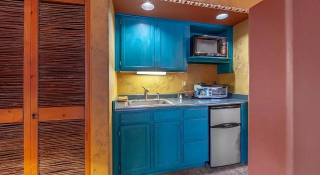 Люкс Deluxe Adobe and Pines Inn Bed and Breakfast
