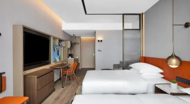 Двухместный люкс Home2 Suites By Hilton Foshang Jiujiang