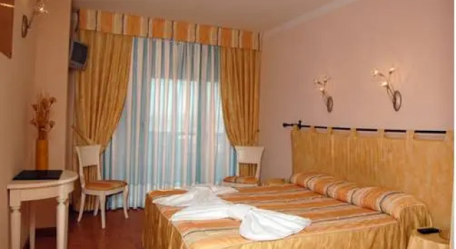 Hostal Stop, Забронировать Отель Канталехо Hoces del Río Duratón