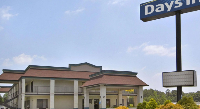 Days - Inn - Yanceyville, Забронировать Отель Янсивилл Северная Каролина