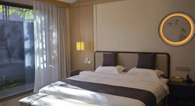 Люкс Deluxe Stone Garden Hotel