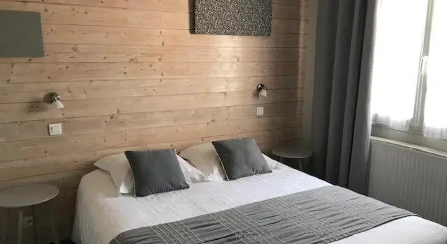 Hôtel la petite auberge, Забронировать Хостел Отели Бассен-д'Аркашон с парковкой, Парковка