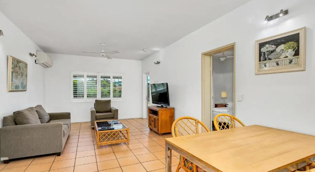 Апартаменты с 2 комнатами Cairns Reef Apartments & Motel