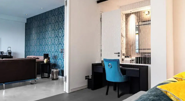 Люкс London Main Suites