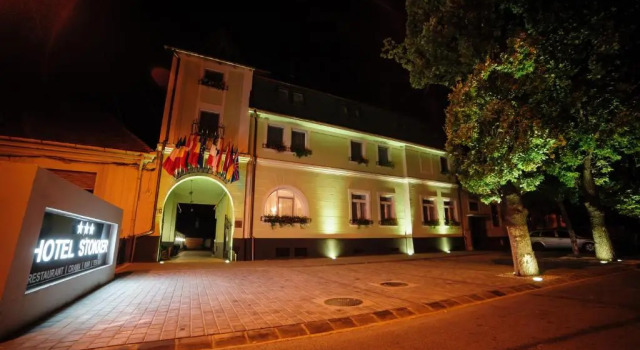 Stokker Hotel, Забронировать Отель Орадя Бихор
