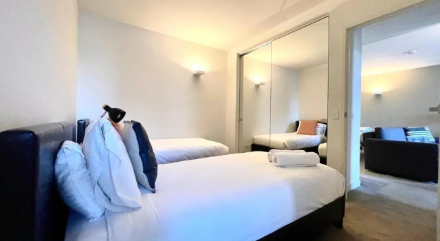 Апартаменты ReadySet Apartments on Spencer