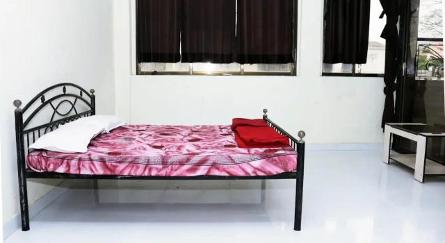 Good value Villa 4BHK, Забронировать Вилла Отели штата Махараштры с бассейном, Бассейн