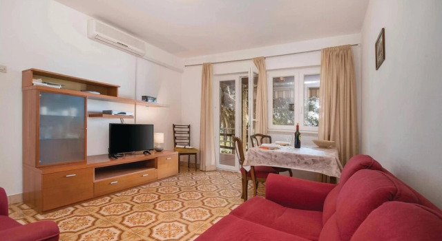 Nice Home in Pula with WiFi, 2 Bedrooms & Hot Tub, Reserva ahora Hotel Hoteles en Pula con aparcamiento, Aparcamiento