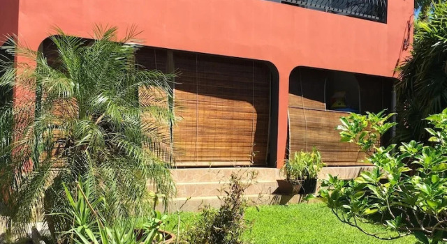 House With 5 Bedrooms in Etang Salé, With Wonderful Mountain View, Enc