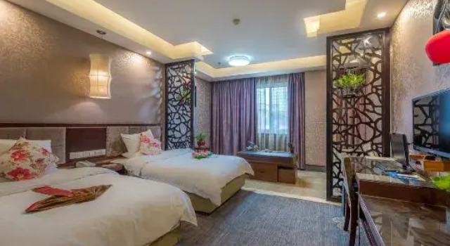 Joy Wanjia Hotel (Wuyi Mould City Jiayuan Plaza), Rezerwuj Hotel Hotele w Jinhua z parkingiem, Parking