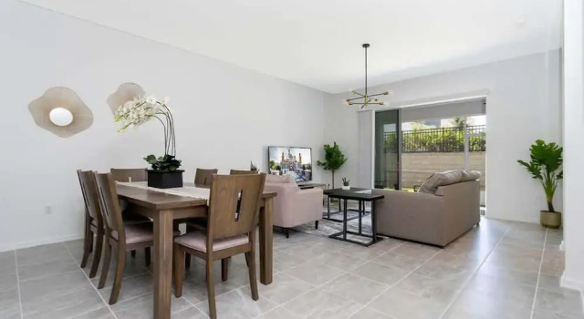 Коттедж Modern 2Bd Townhome Minutes to Disney w Waterpark