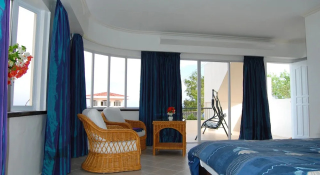 Люкс с балконом Sherwood Bay Resort & Aqua Sports