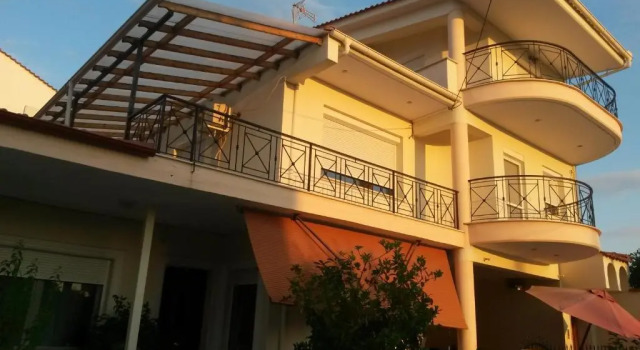 Tzamtzis Apartments
