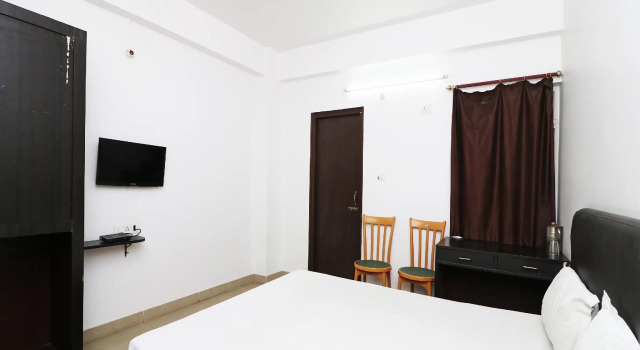 SPOT ON 42243 Hotel Shubh Sarthak, Rezervovat Hotel Patna Bangalore