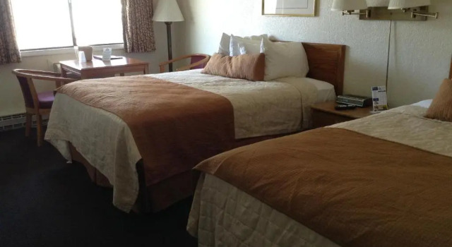 Четырёхместный номер Standard Days Inn by Wyndham Mackinaw City - Lakeview