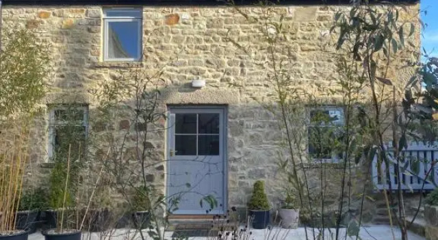 Sheilas Cottage Sleeps 2-3 One dog allowed, Забронировать Дом для отпуска Отели Дарем с парковкой, Парковка