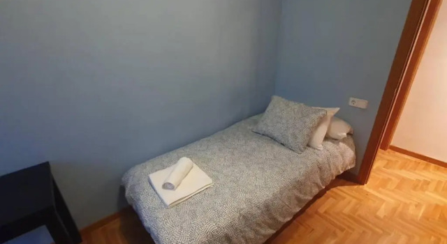 Apto Los Prados con Wifi y Garaje- Para 3-5 personas, Prenota Hotel Hotel a Asturie con parcheggio, Parcheggio