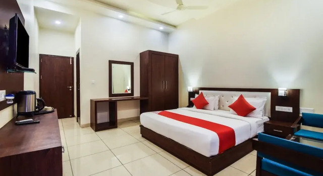 Oyo 36851 Hotel Silver Retreat, Rezervovat Hotel Eklingji Rajasthan