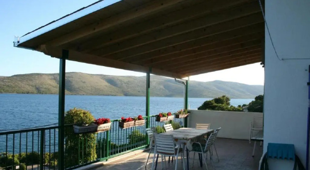 Apartment Kira - 20m from beach