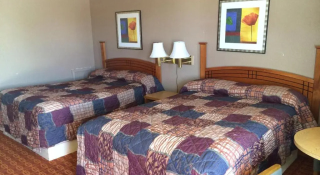 Четырёхместный номер Standard Lake Shore Motel
