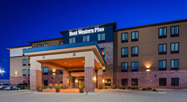 Кровать в общем номере Best Western Plus Lincoln Inn & Suites