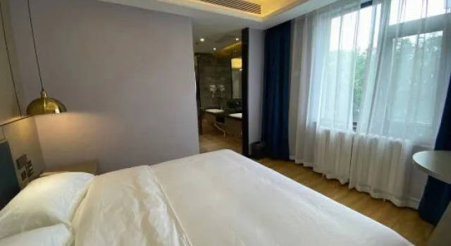 Люкс Business TRUE GO Hotel X (Beijing Chaoyang High-Speed Railway Station  Yaojiayuan Subway Station)