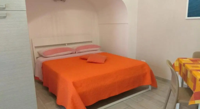 GIUAMAR casa vacanza, Забронировать Отель Отели Полиньяно-а-Маре с парковкой, рядом с Пещера монахинь, Парковка